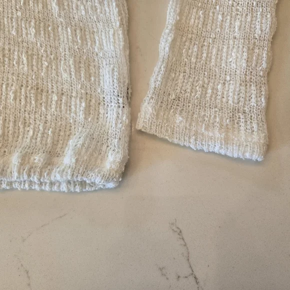 Lightweight White Sweater with Textured Design - Picture 7 of 7